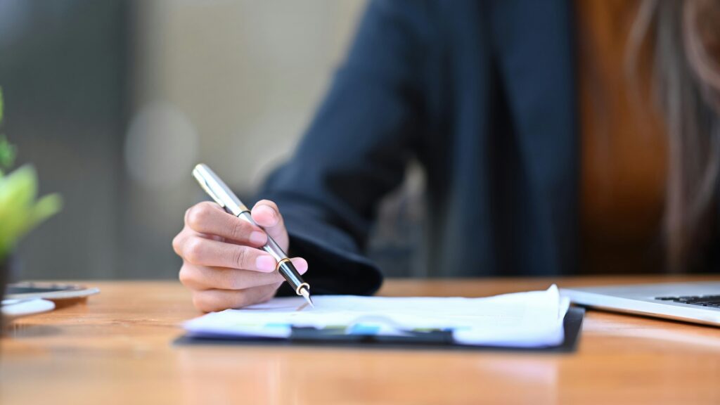 California contingency fee calculation personal injury case — attorney fees versus case expenses Daly City San Mateo County