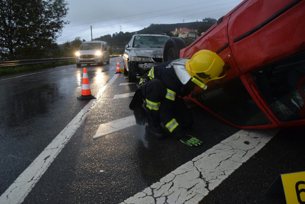 Car accident on San Francisco highway causing spinal injury — Law Office of John J. Roach represents spinal injury victims throughout the Bay Area