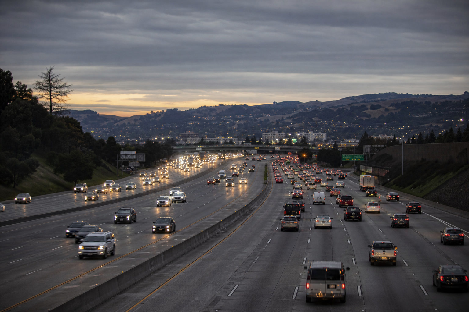 I-880 East Bay freeway traffic at dusk